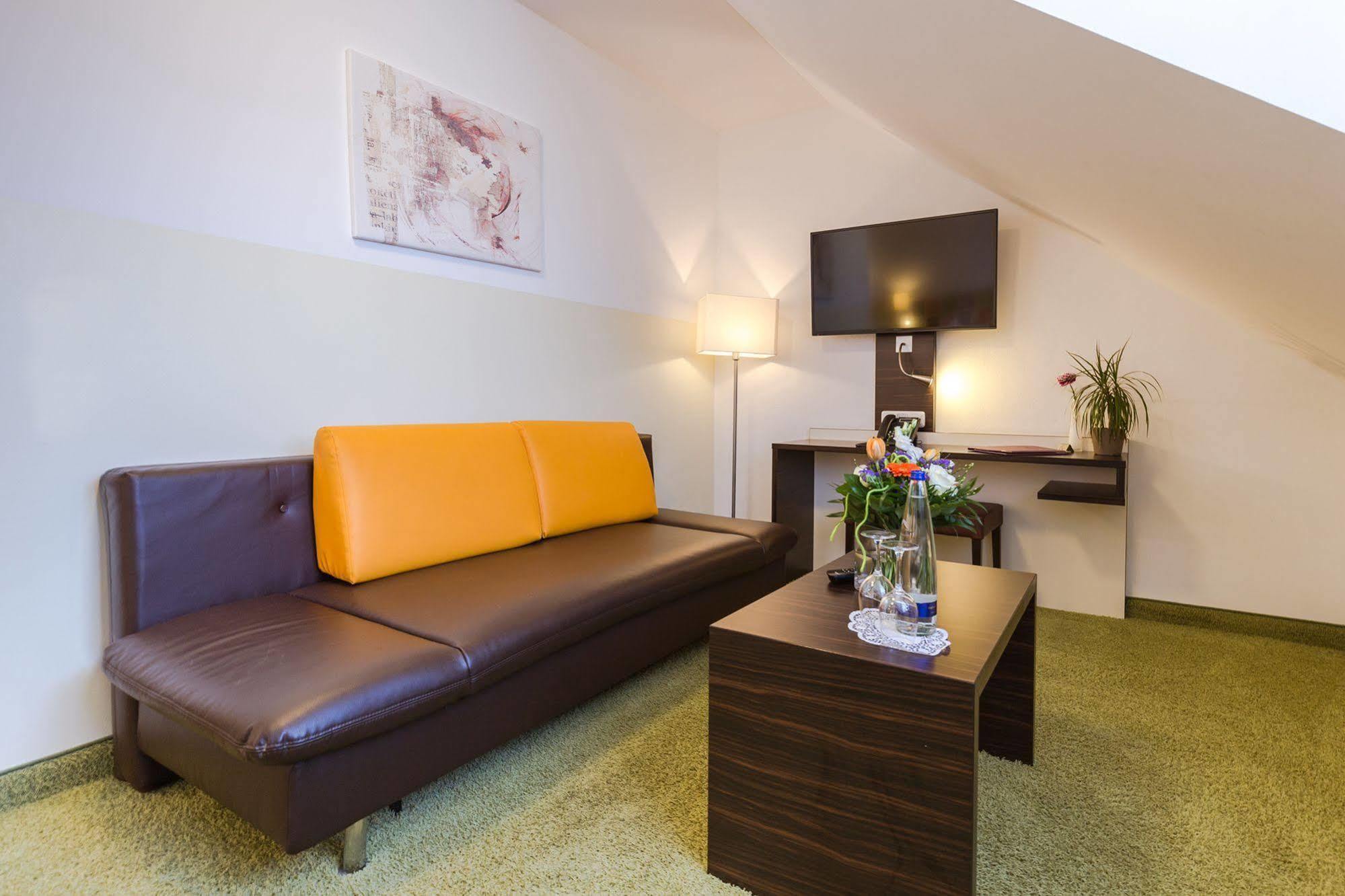 Hotel Arooma Erding Zewnętrze zdjęcie