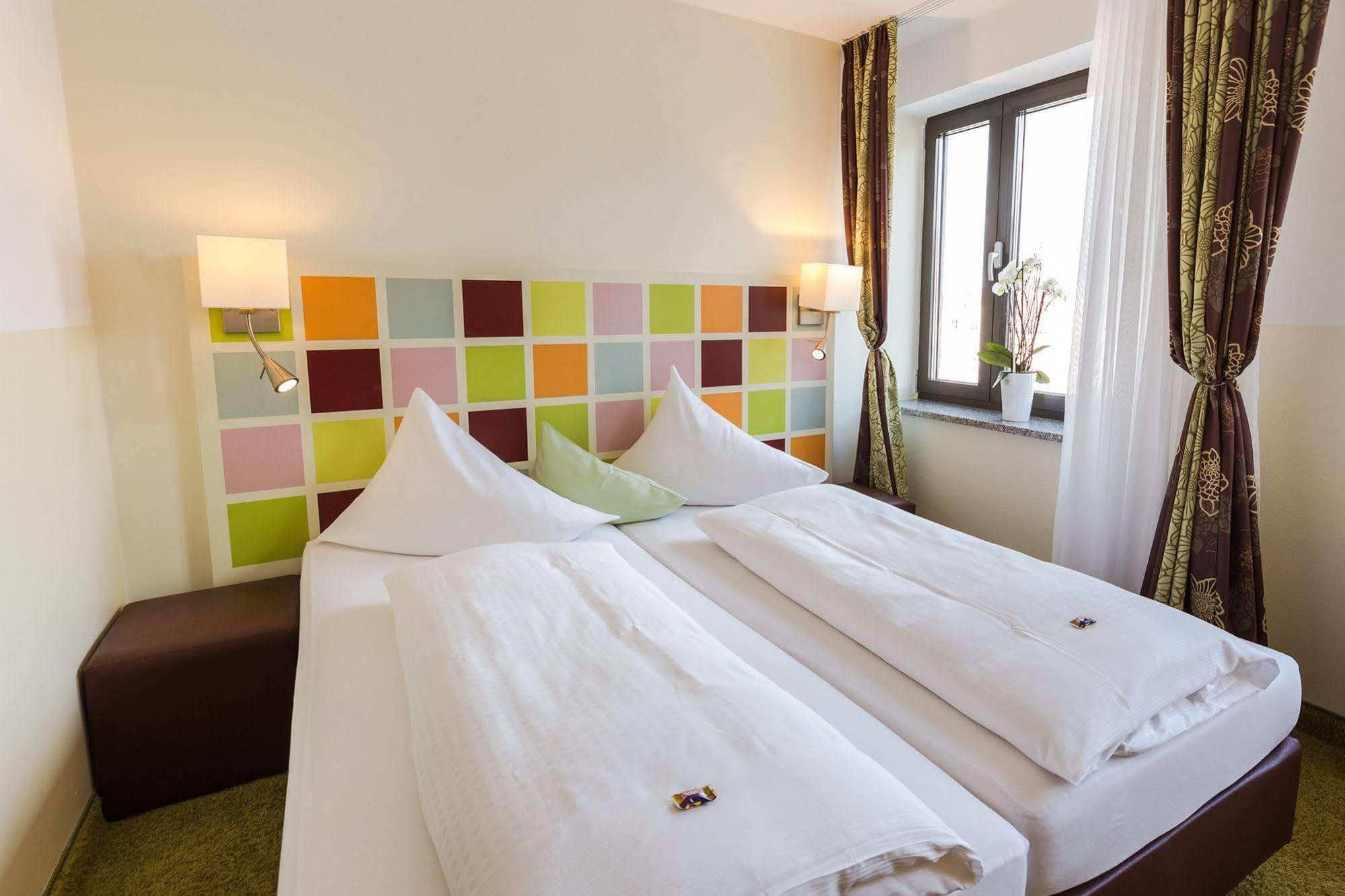 Hotel Arooma Erding Zewnętrze zdjęcie