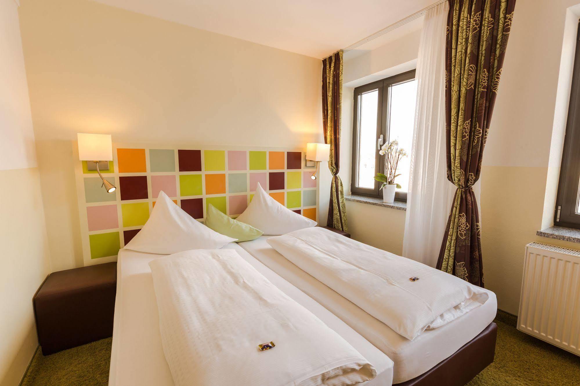Hotel Arooma Erding Zewnętrze zdjęcie